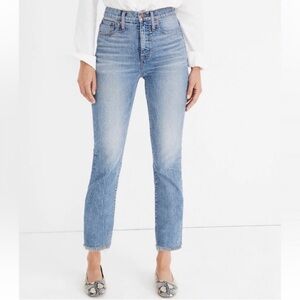 Madewell The Petite Perfect Vintage Raw-Hem Jean in Ainsworth wash, size 23p